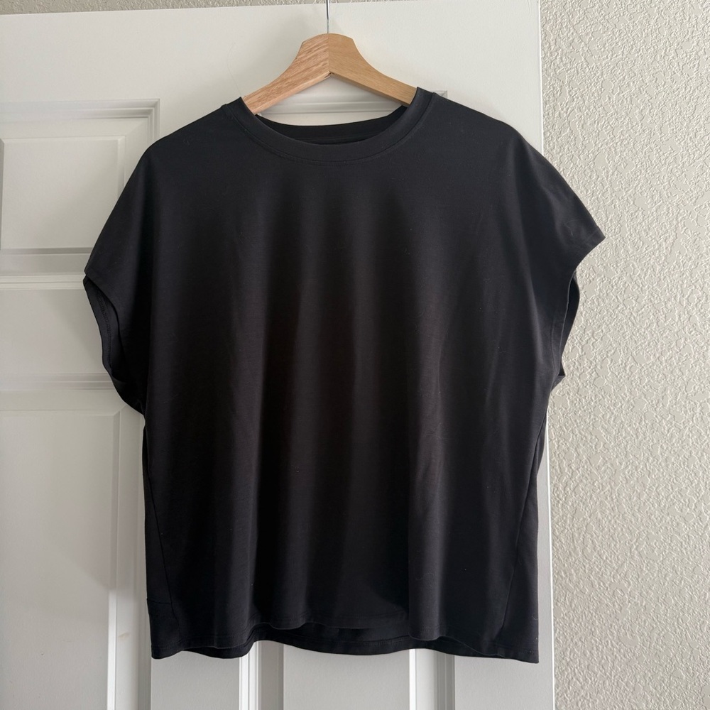 Avia Black Short Sleeve Tee